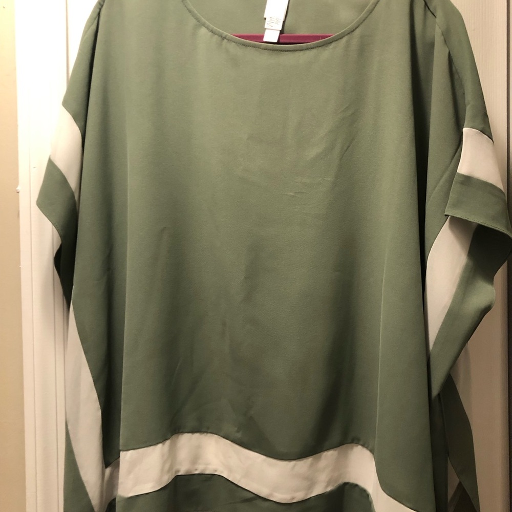 MarlaWynne Olive and White Tunic Top